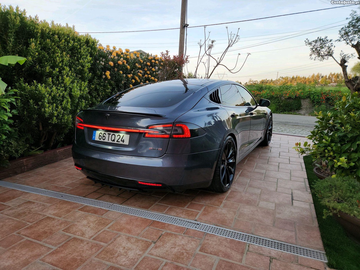 Tesla Model S P 85D - 15 foto 3