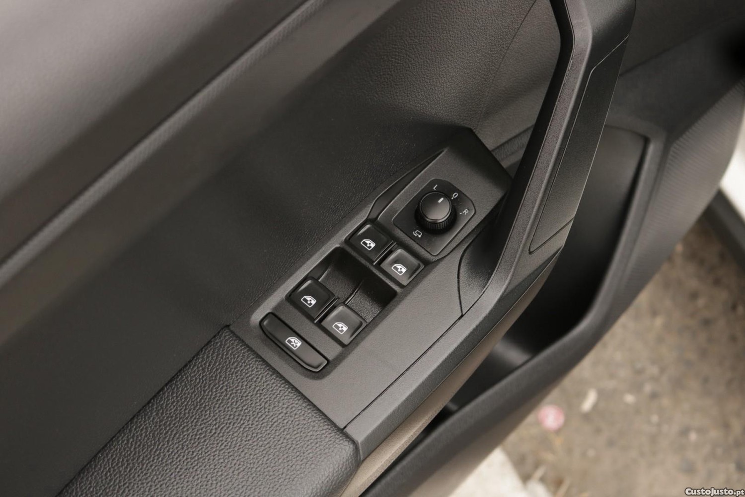 SEAT Arona 1.6 TDI Style — fotografia 34