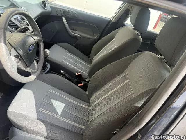 Ford Fiesta 1.4 tdci — fotografia 5