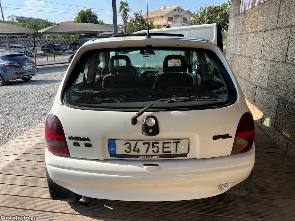 Opel Corsa 1.5TD 67CV 5.LUG — fotografia 10