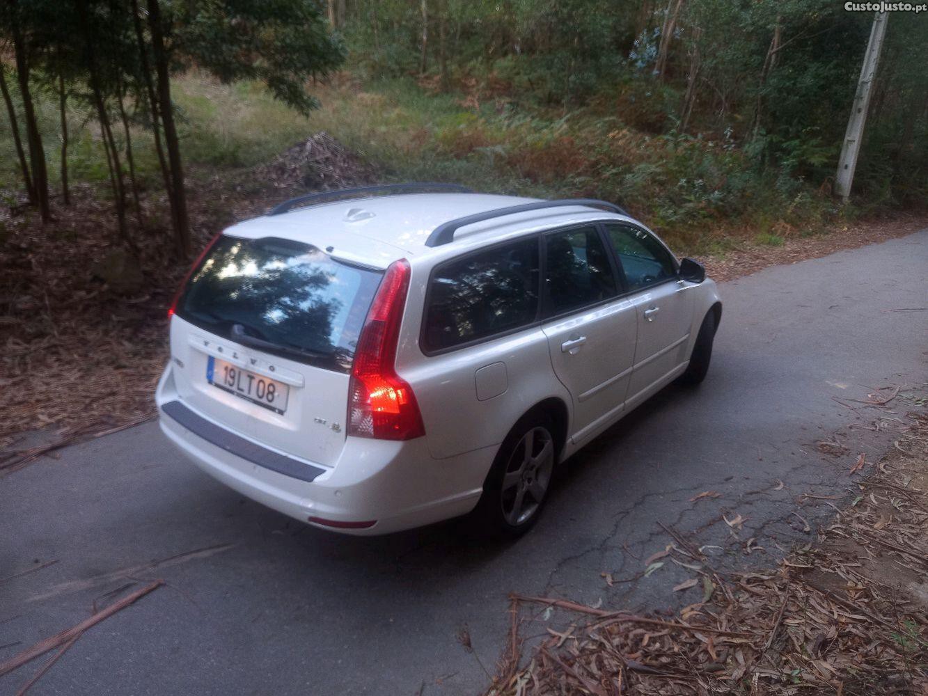 Volvo V50 1.6D R-Design — photo 3