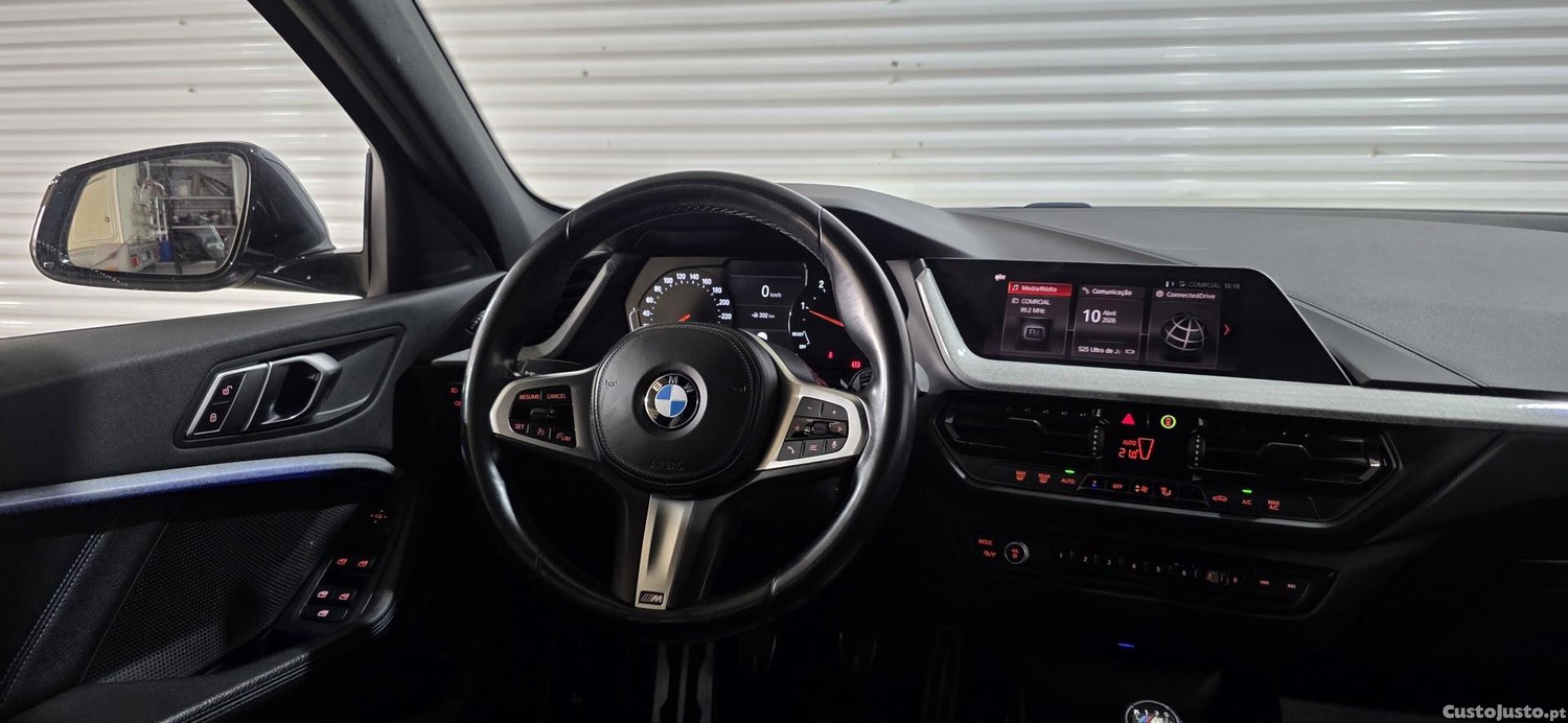 BMW 116 d Pack Desportivo M — fotografia 9