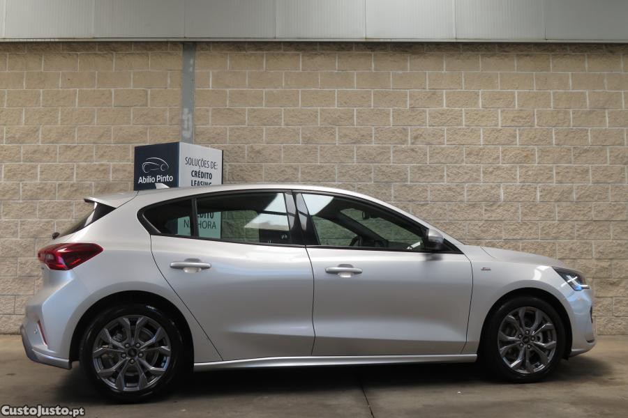 Ford Focus 1.0 EcoBoost MHEV ST — fotografia 3