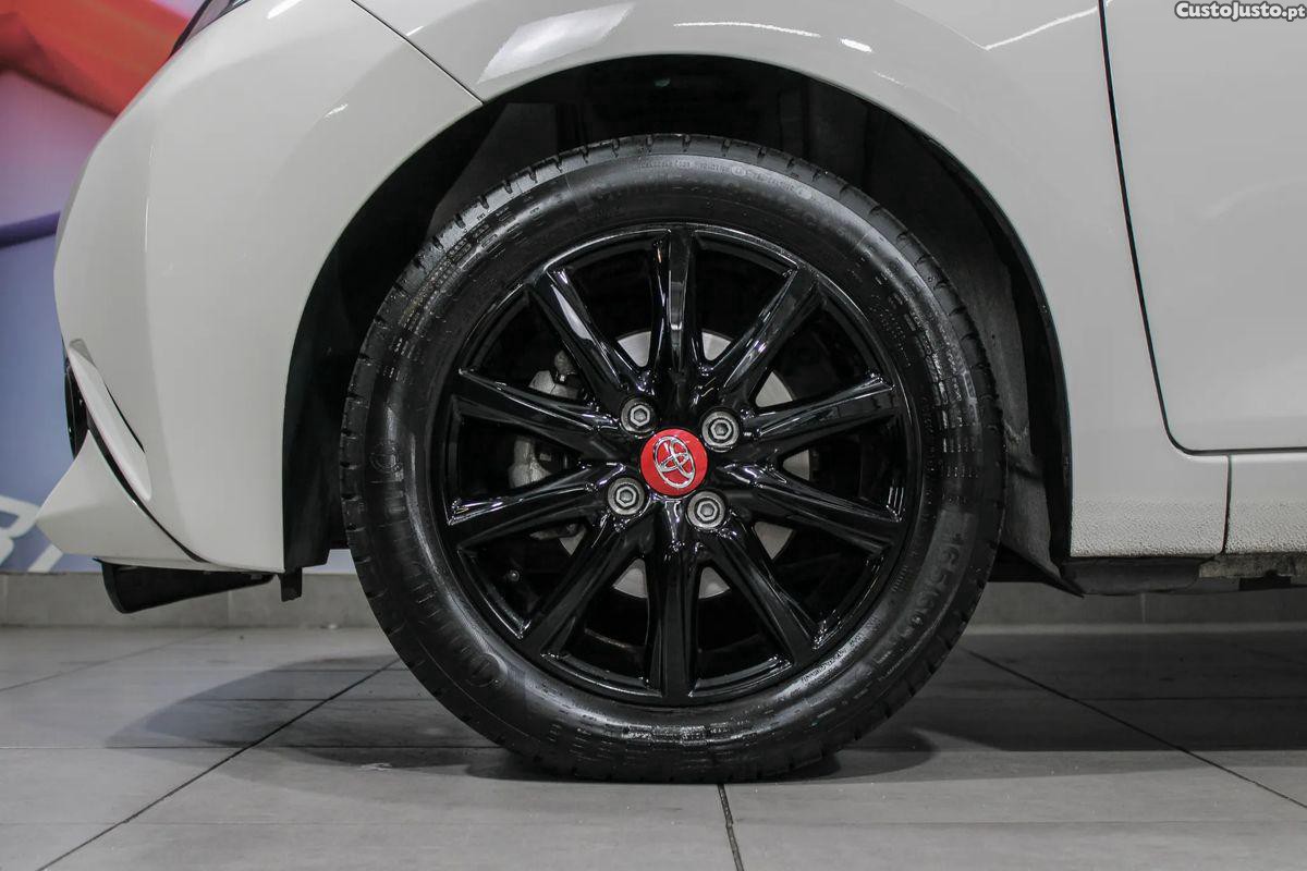 Toyota Aygo 1.0 X-Play+AC+X-Touch — fotografia 14