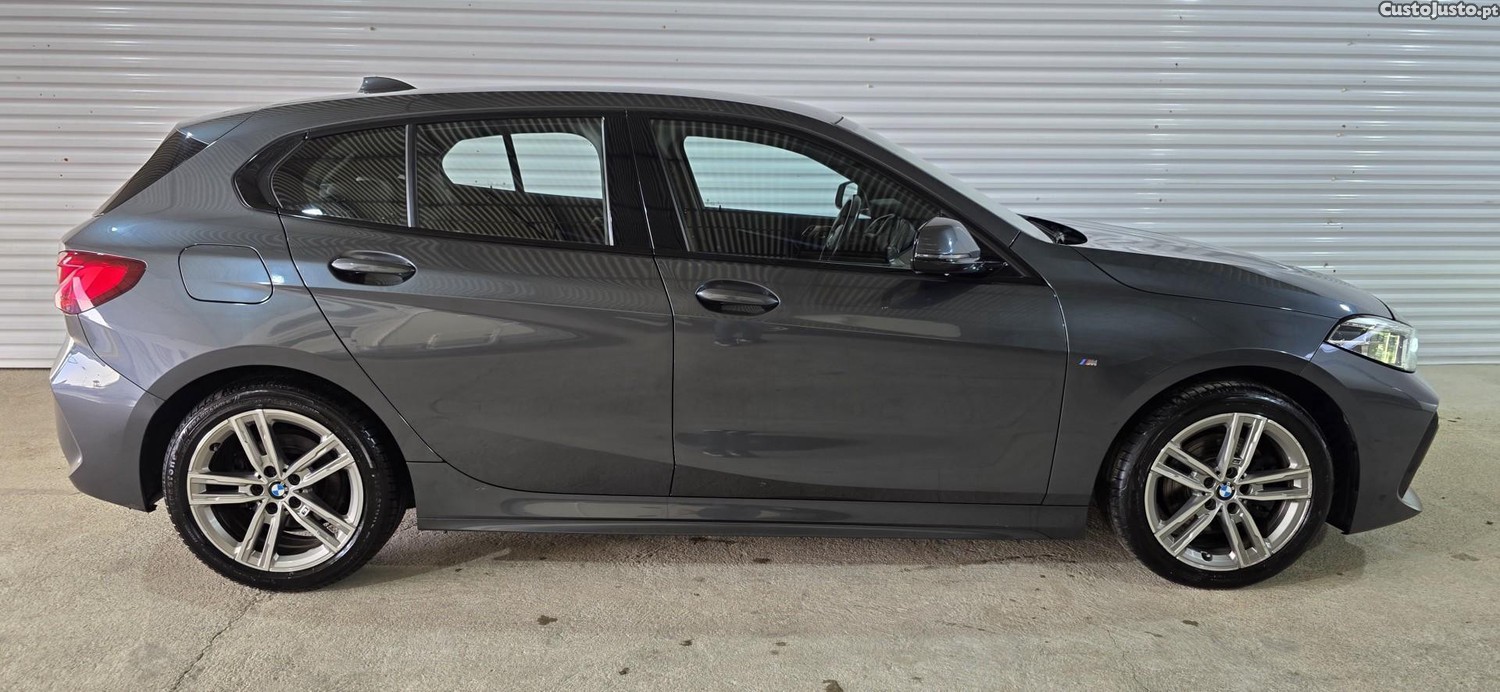 BMW 116 d Pack Desportivo M — fotografia 13