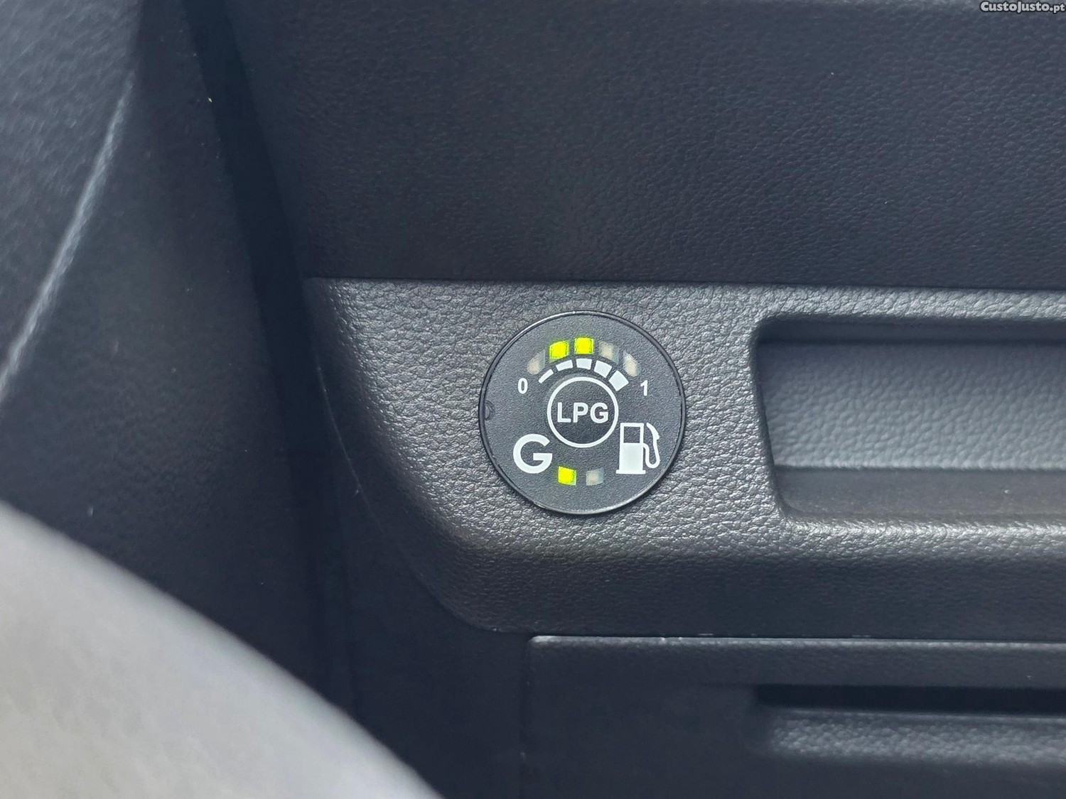 Renault Clio 1.0 TCe Evolution Bi-Fuel — fotografia 10