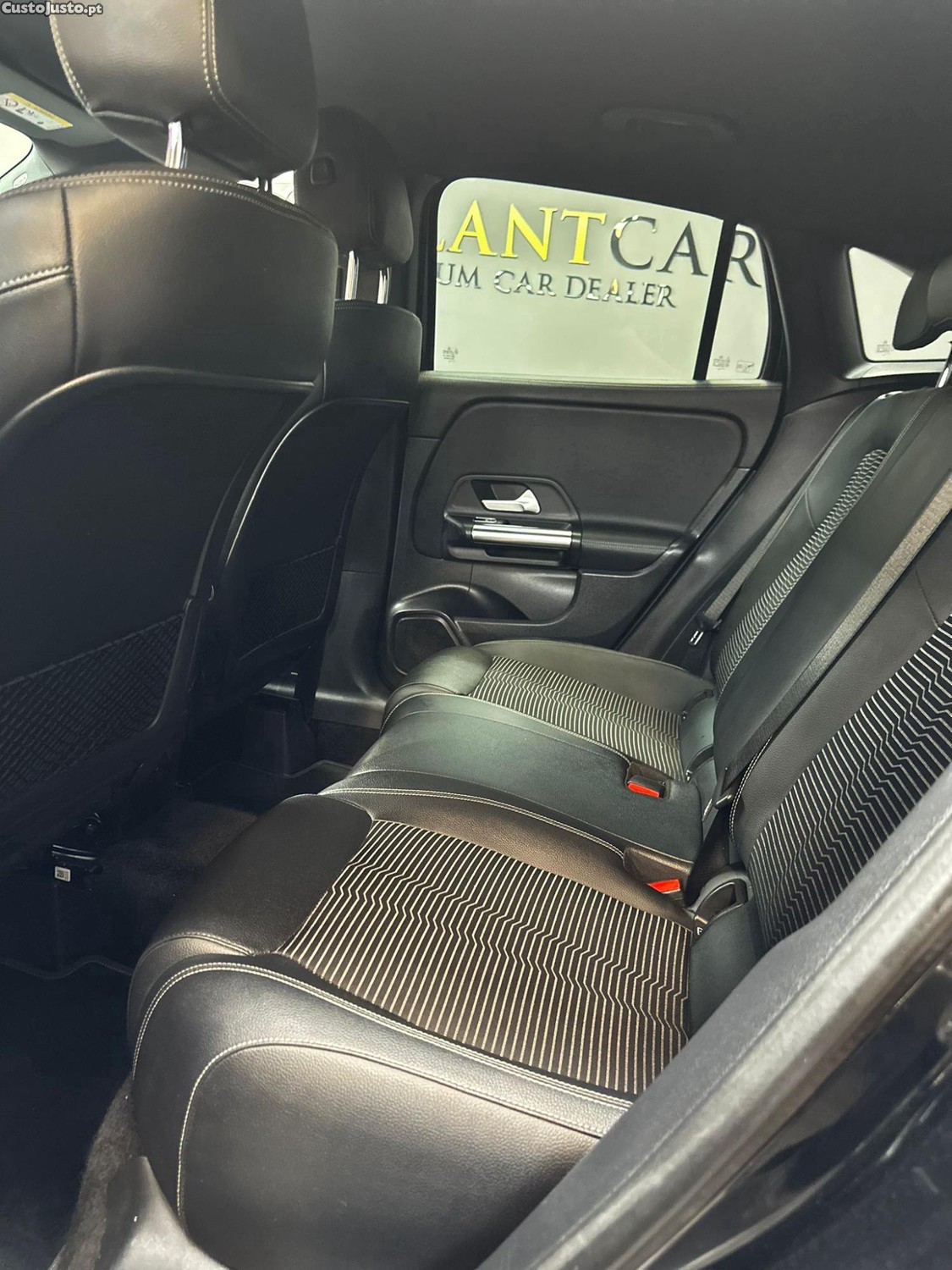 Mercedes-Benz GLA 250 e 8G-DCT Hibrido/Plug-in — fotografia 15