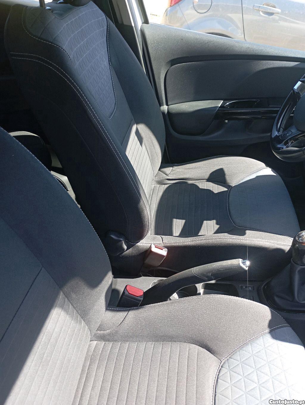 Renault Clio 1.5 DCI — photo 3