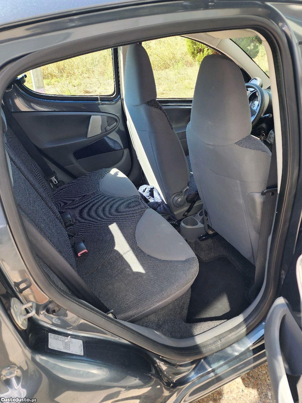 Peugeot 107 particular — fotografia 8