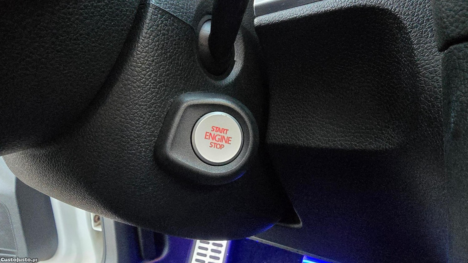 Volkswagen Golf R 2.0 TSI — fotografia 12