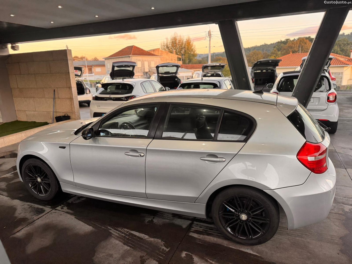 BMW 118 d Pack M - 08 — photo 4