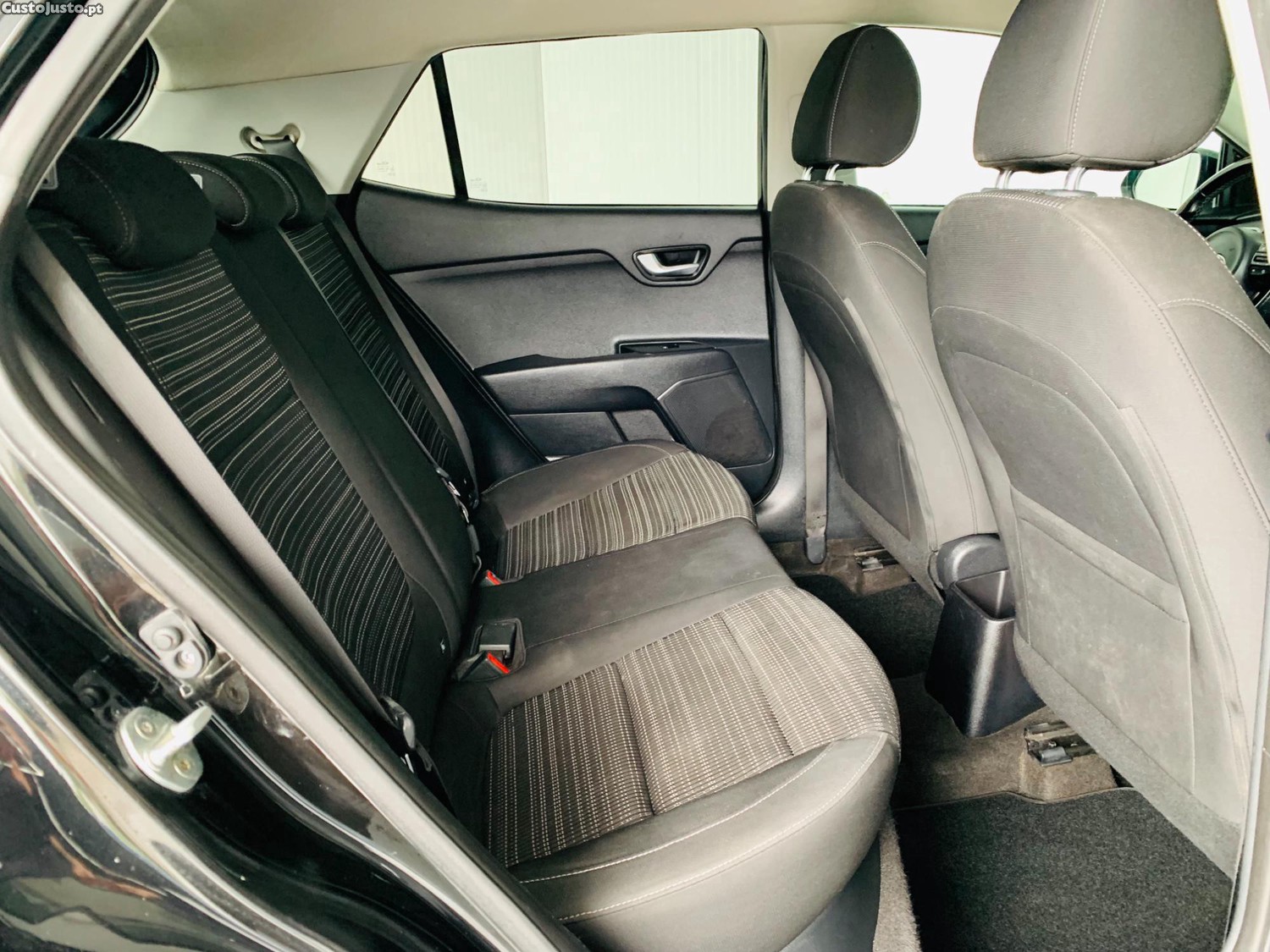 Kia Stonic 1.0 T-GDi — fotografia 3