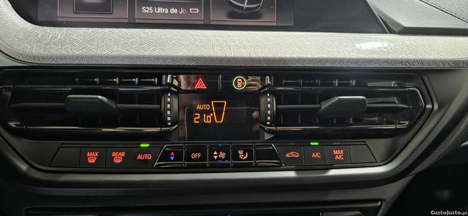BMW 116 d Pack Desportivo M — fotografia 6