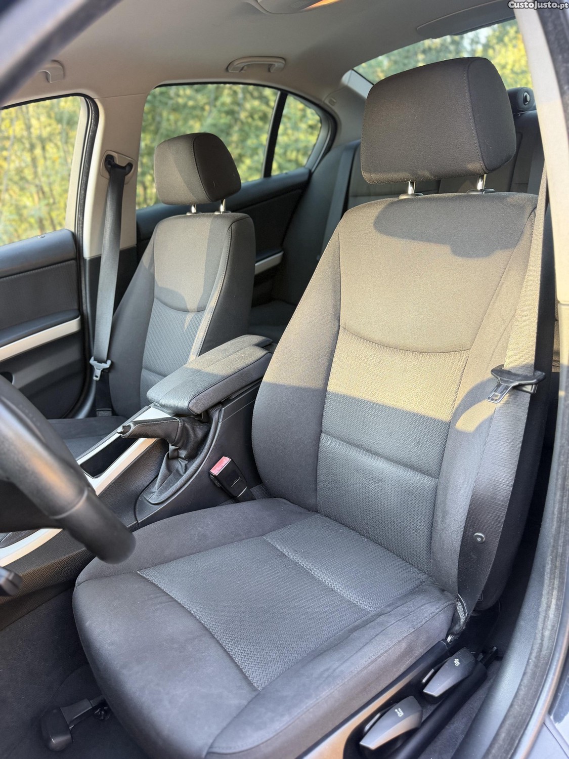 BMW 320 Lci — photo 5