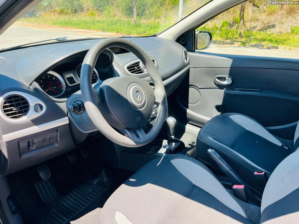 Renault Clio 1.2 TCE 100Cv - Garantia - Nacional — fotografia 2