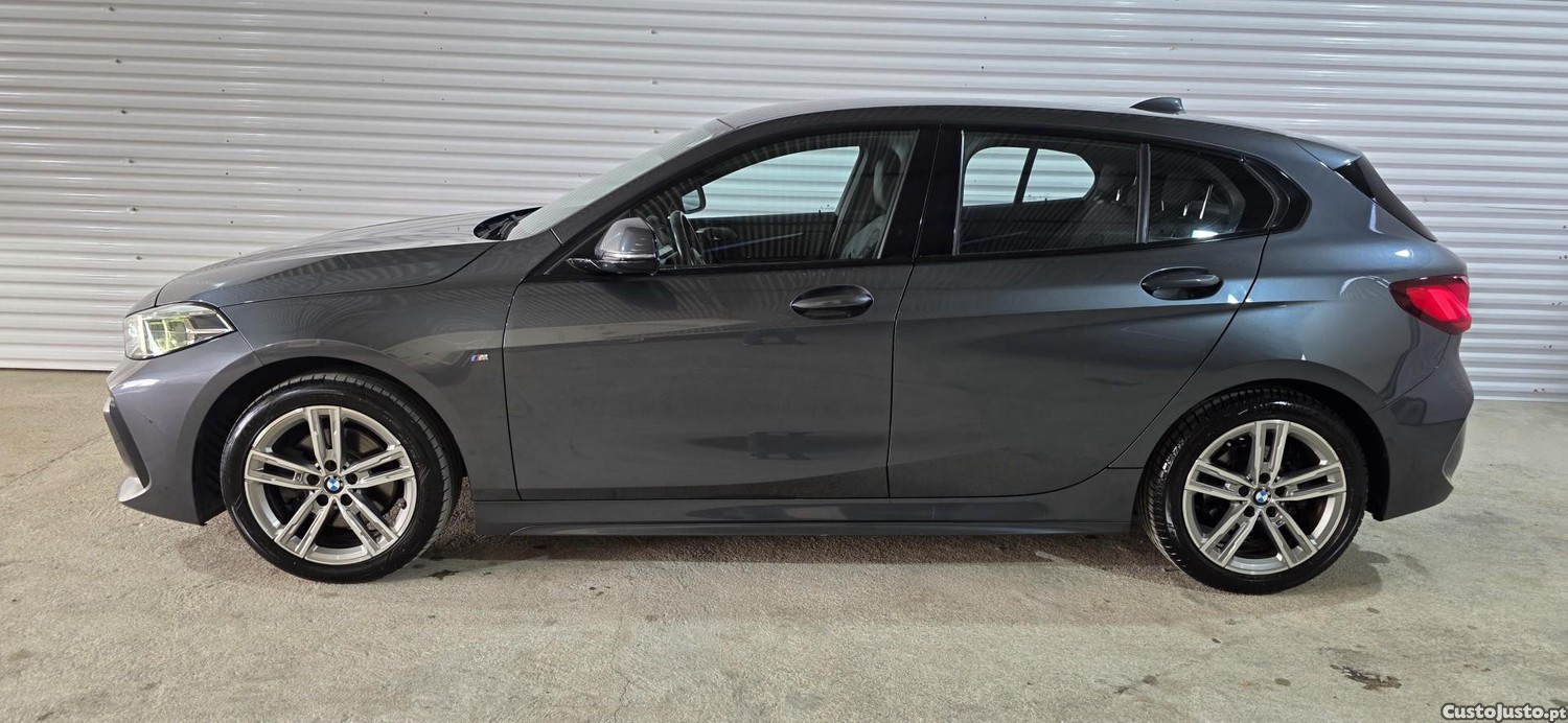 BMW 116 d Pack Desportivo M — fotografia 17