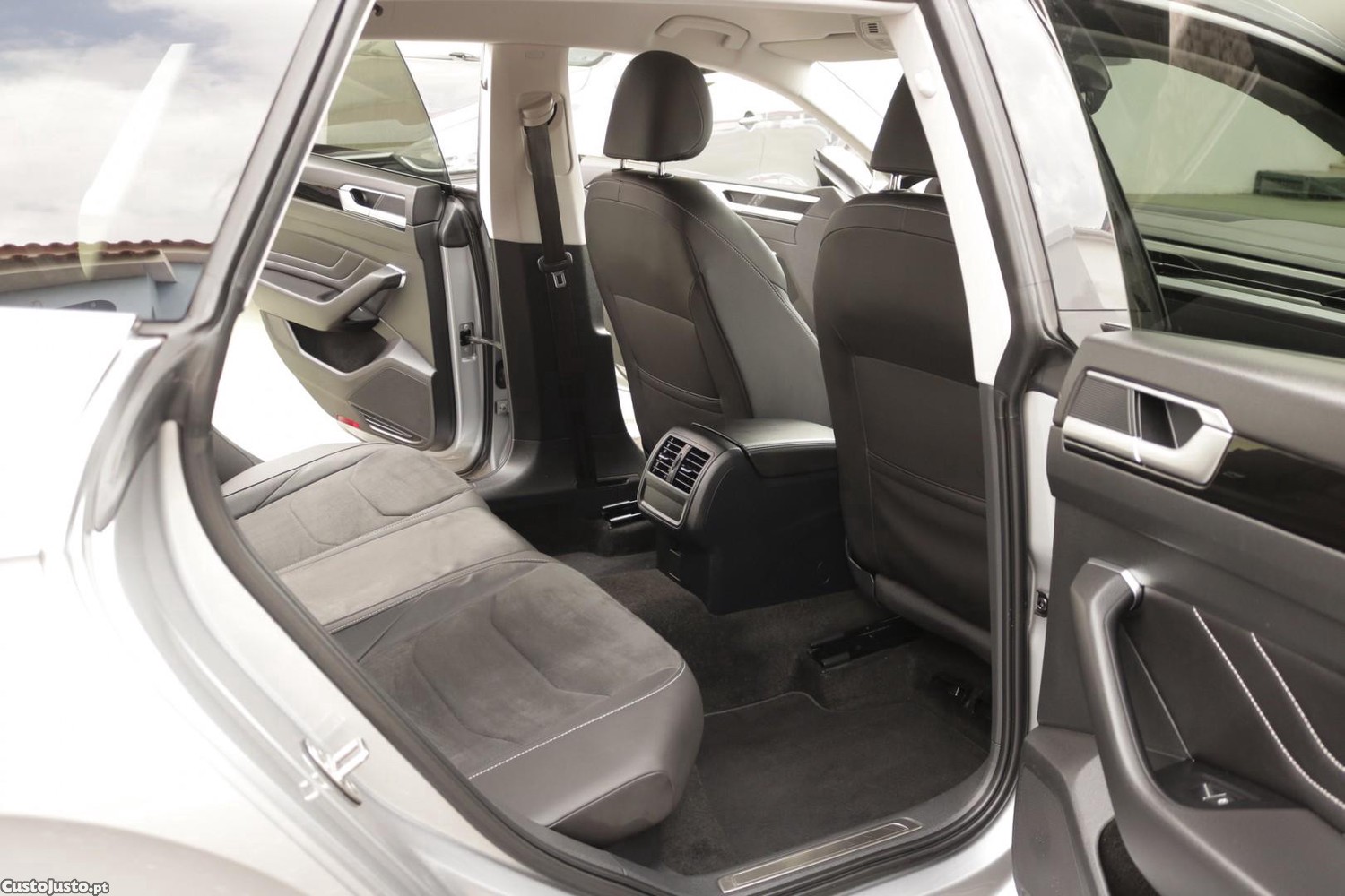 Volkswagen Arteon 2.0 TDI Elegance DSG 150cv — fotografia 32