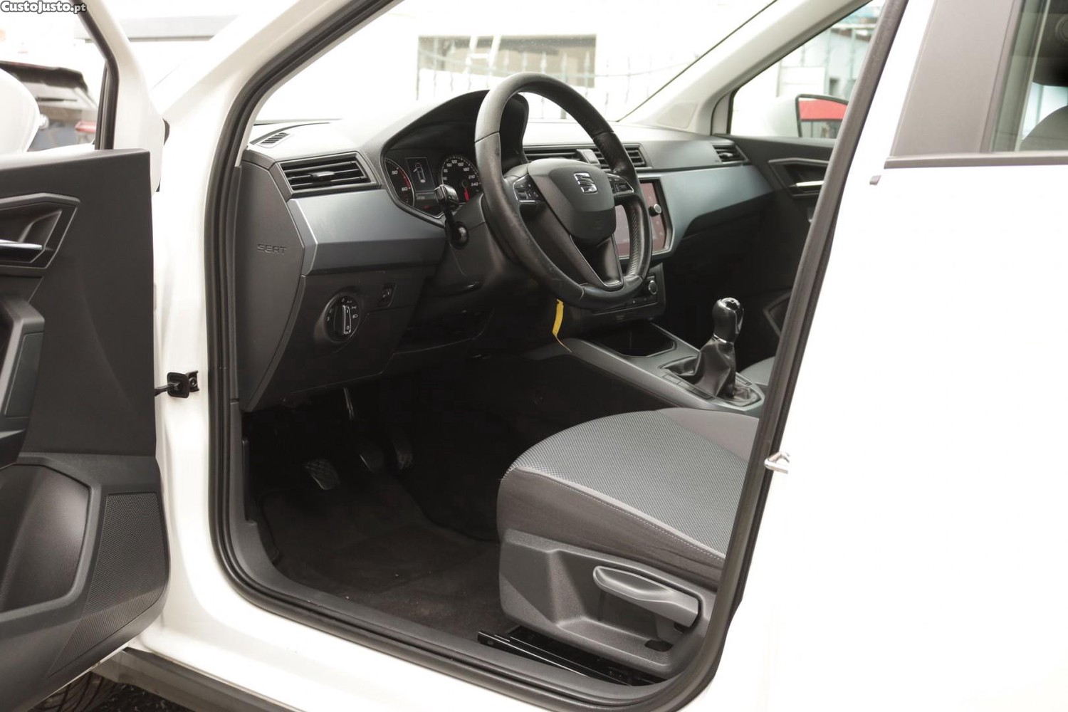 SEAT Arona 1.6 TDI Style — fotografia 47