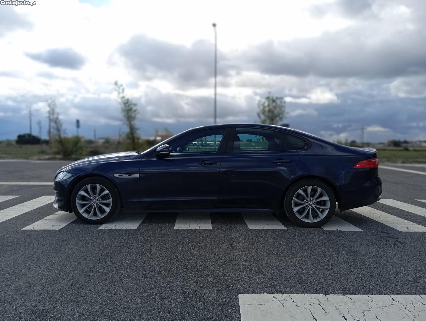 Jaguar XF 2.0 D R SPORT BVA 8 180CV COM EXTRAS - 18 foto 4