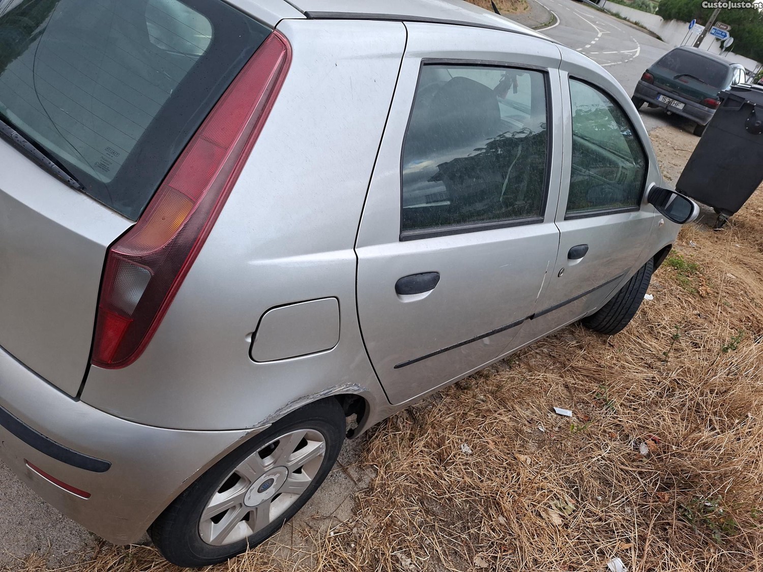 Fiat Punto 1.3 multijet — fotografia 4