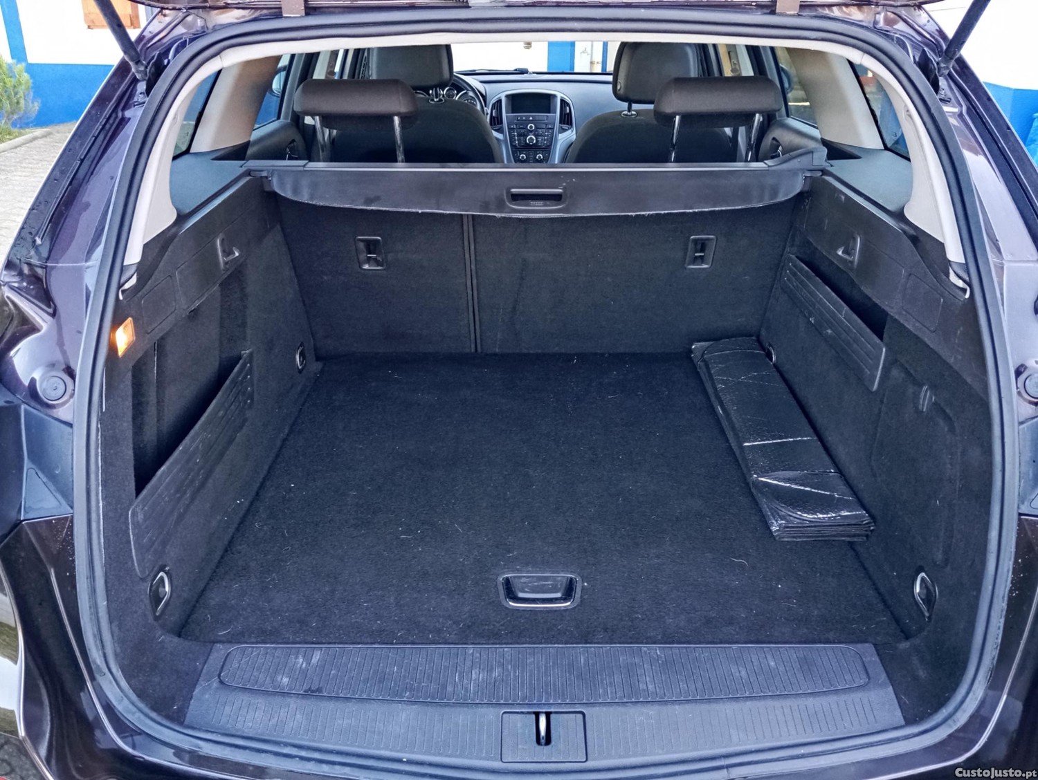 Opel Astra Sports Tourer — photo 4