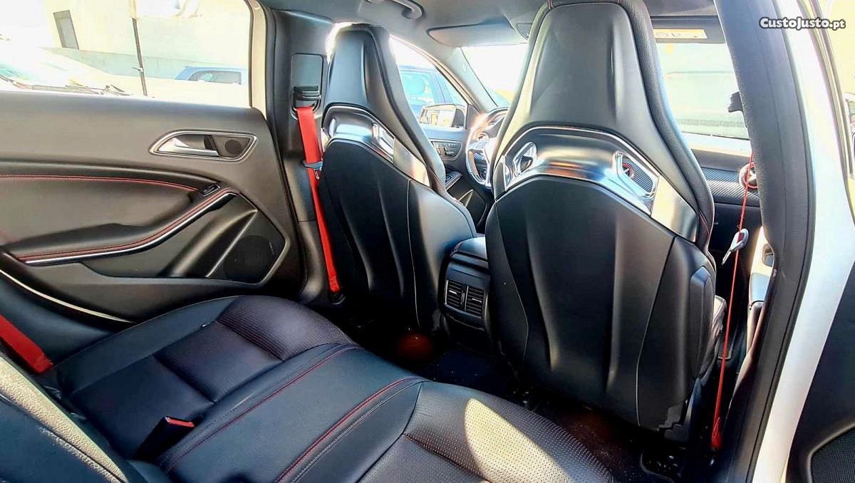 Mercedes-Benz A 45 AMG 4 MATIC 360 CV — fotografia 2