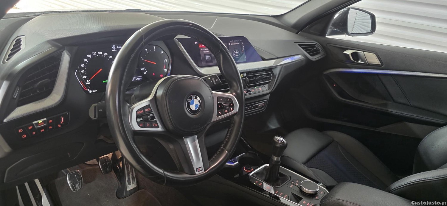 BMW 116 d Pack Desportivo M — fotografia 12