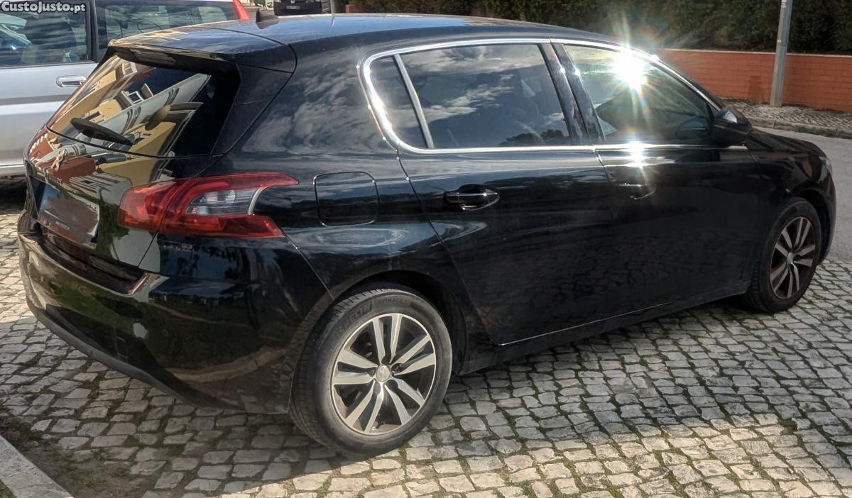 Peugeot 308 1.5 BlueHDi 130cv Allure — fotografia 3
