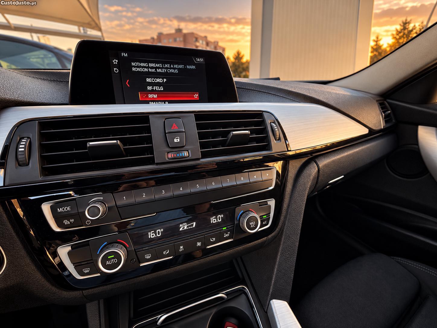 BMW 318 D Touring Line Sport Auto — fotografia 10