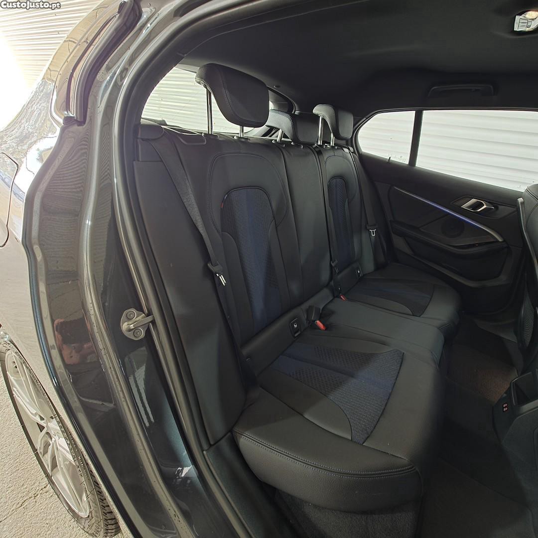 BMW 116 d Pack Desportivo M — fotografia 3