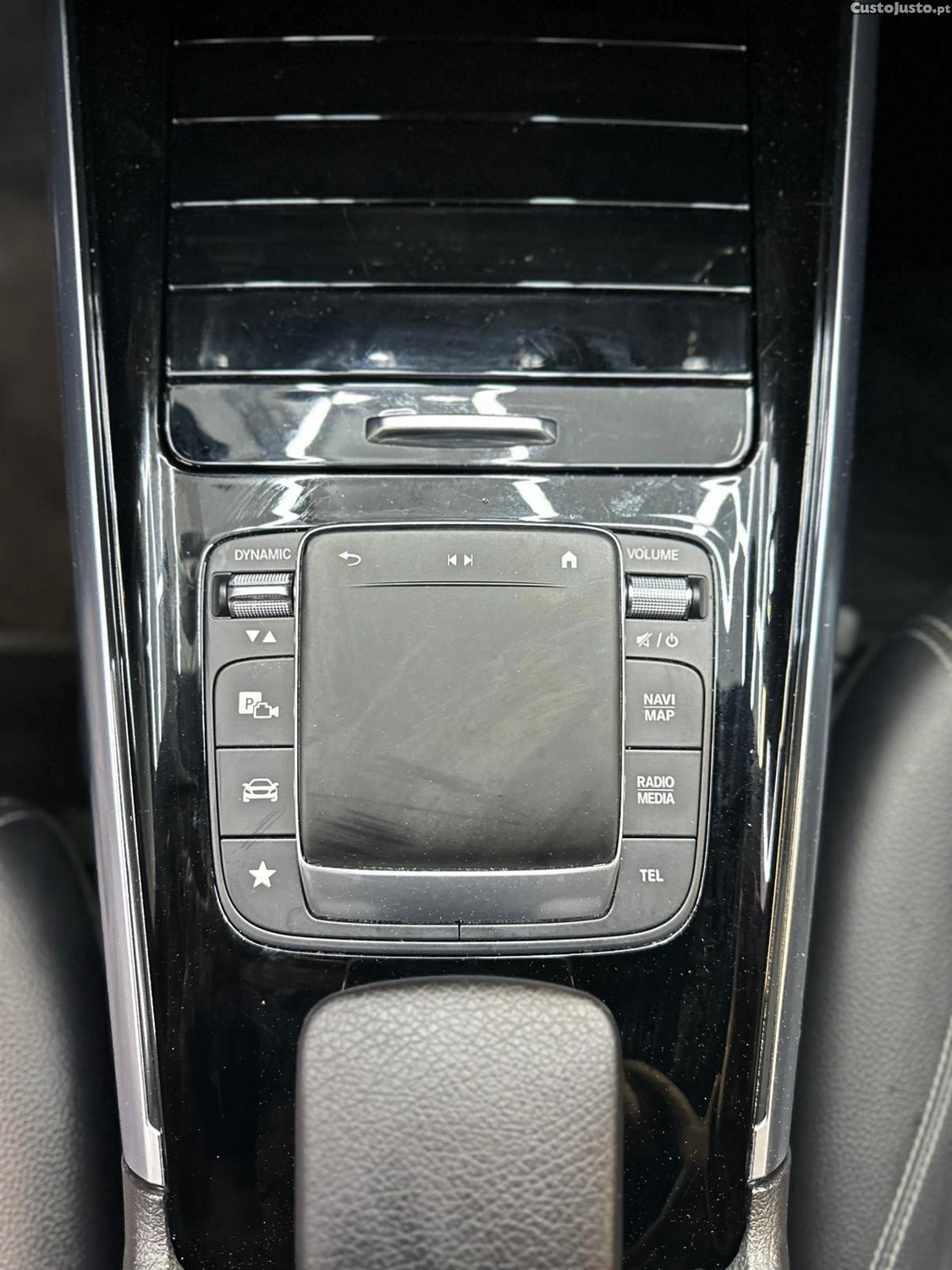 Mercedes-Benz GLA 250 e 8G-DCT Hibrido/Plug-in — fotografia 9