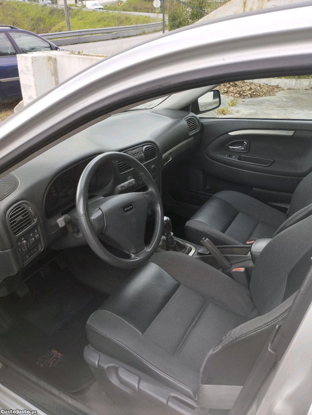 Volvo V40 1.6i (192.000 Kms/Ano 2003) — fotografia 6