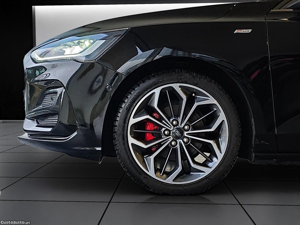 Ford Focus 1.0 EcoBoost MHEV ST — fotografia 12