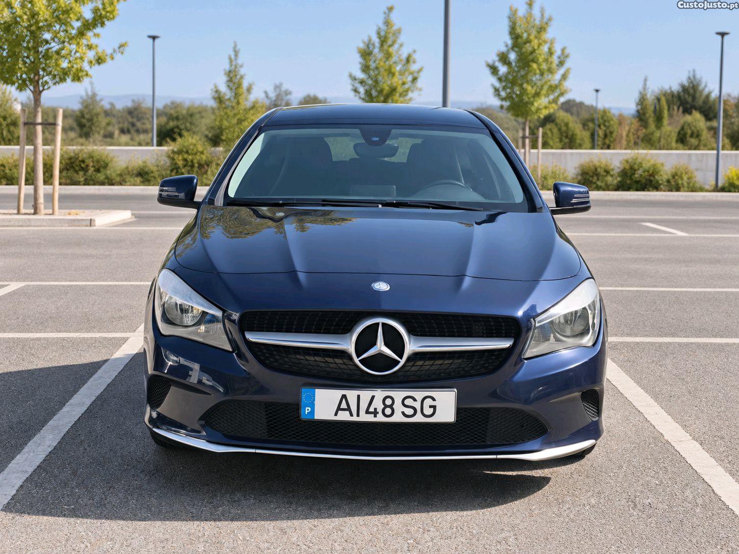 Mercedes-Benz CLA 180 d Shooting Brake - 17 foto 2
