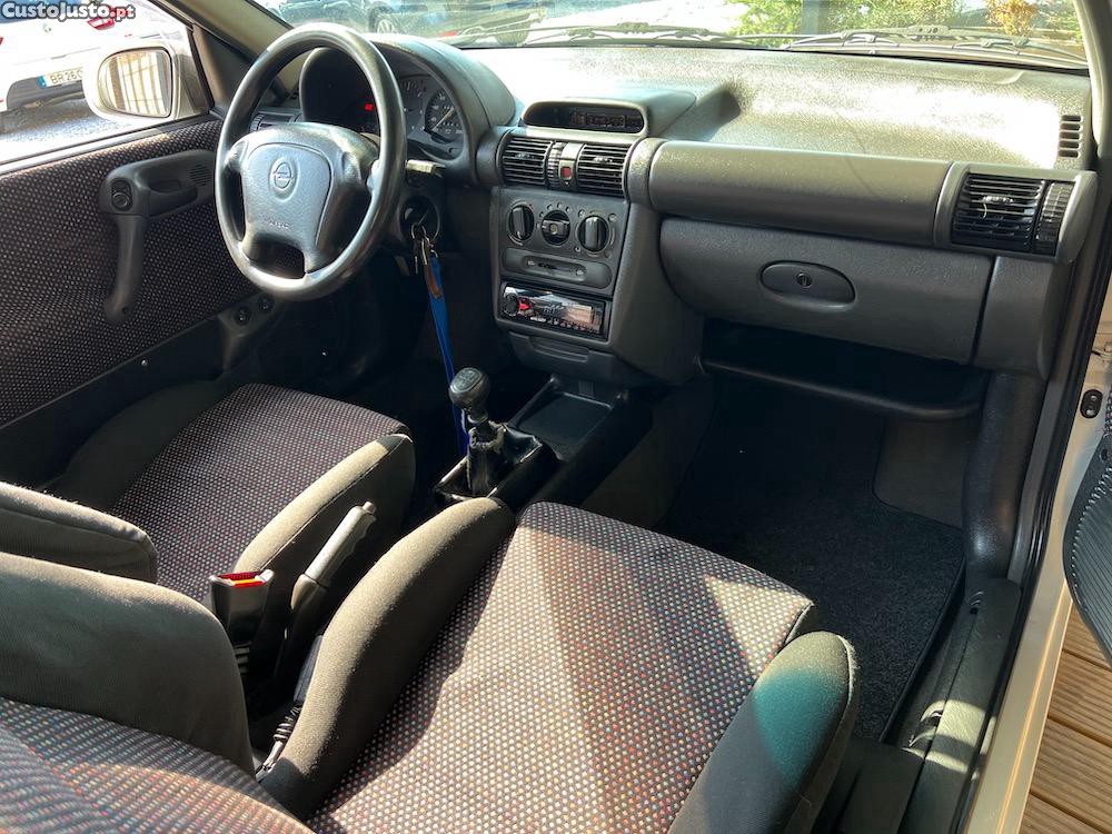 Opel Corsa 1.5TD 67CV 5.LUG — fotografia 3