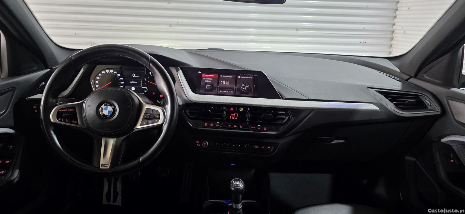 BMW 116 d Pack Desportivo M — fotografia 10