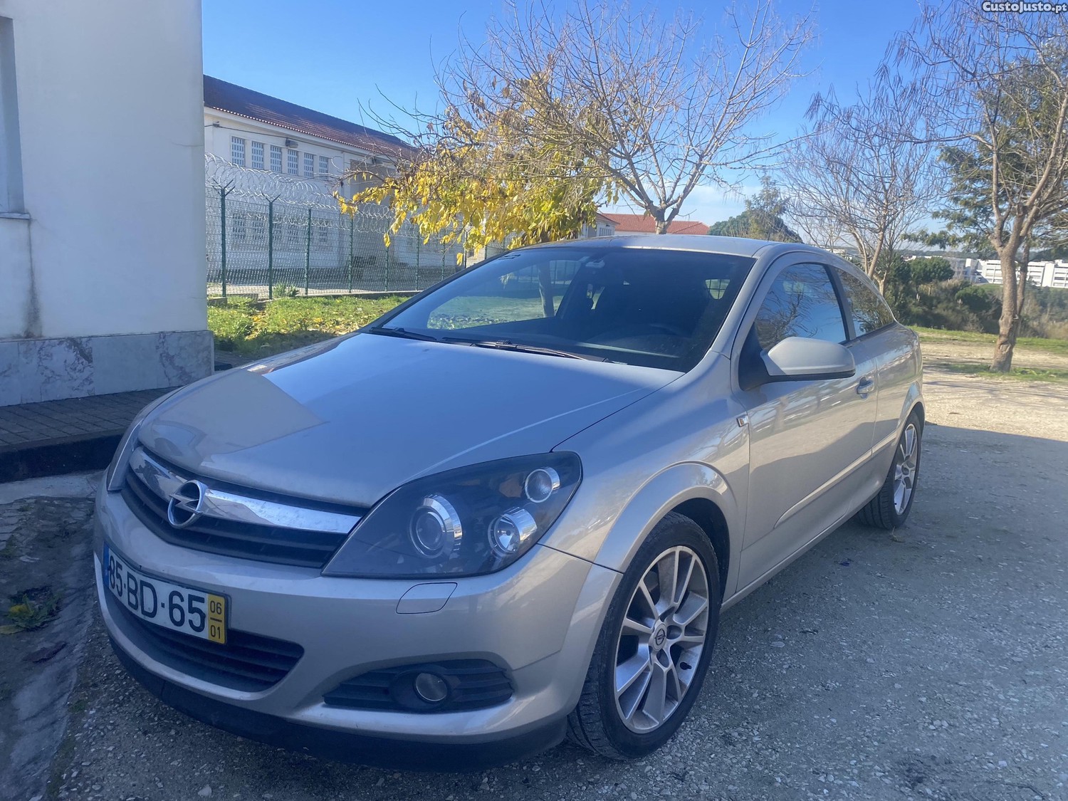 Opel Astra GTC 1900 cc 150 cv — photo 2