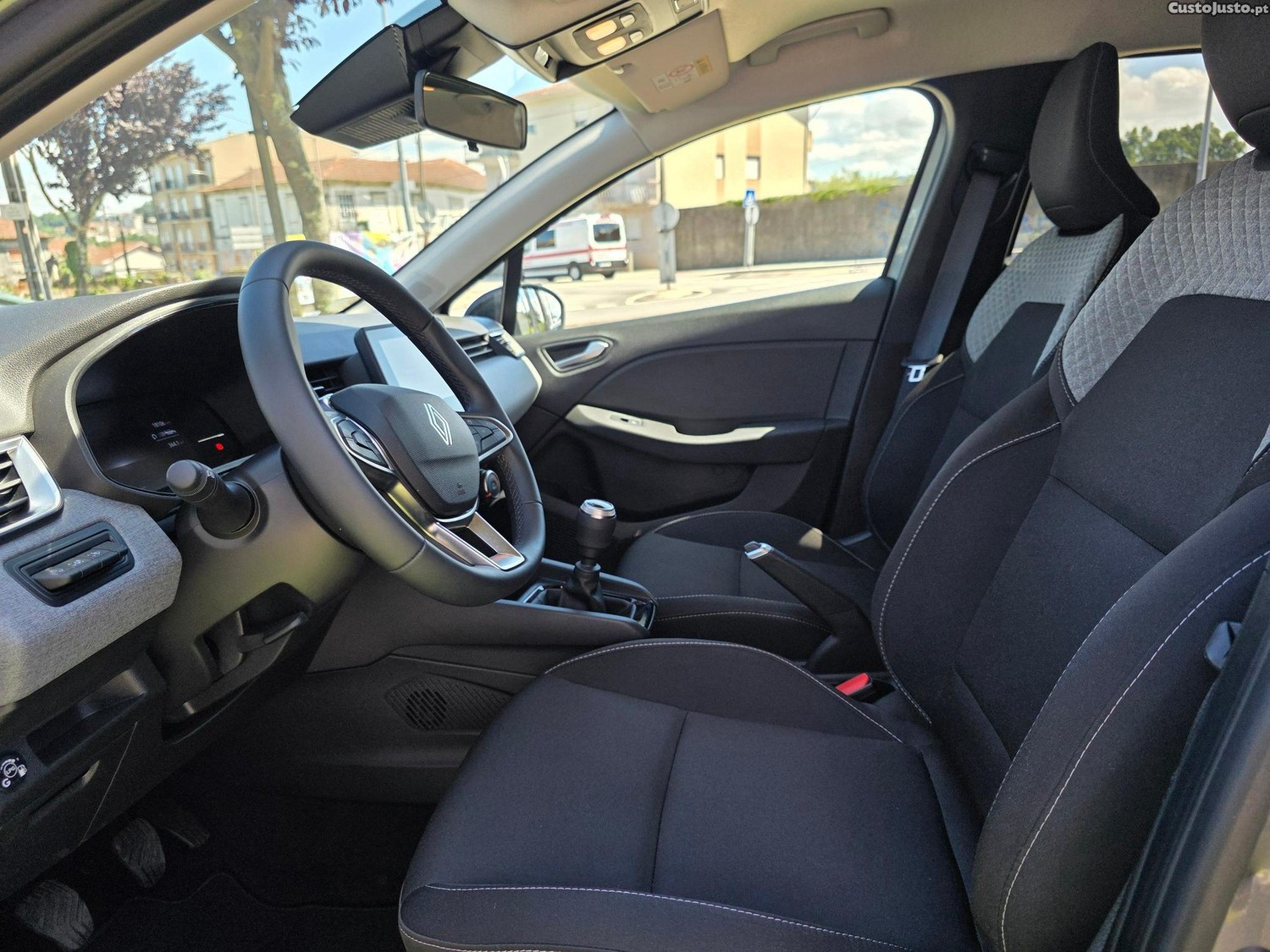 Renault Clio 1.0 TCe Evolution Bi-Fuel — fotografia 8