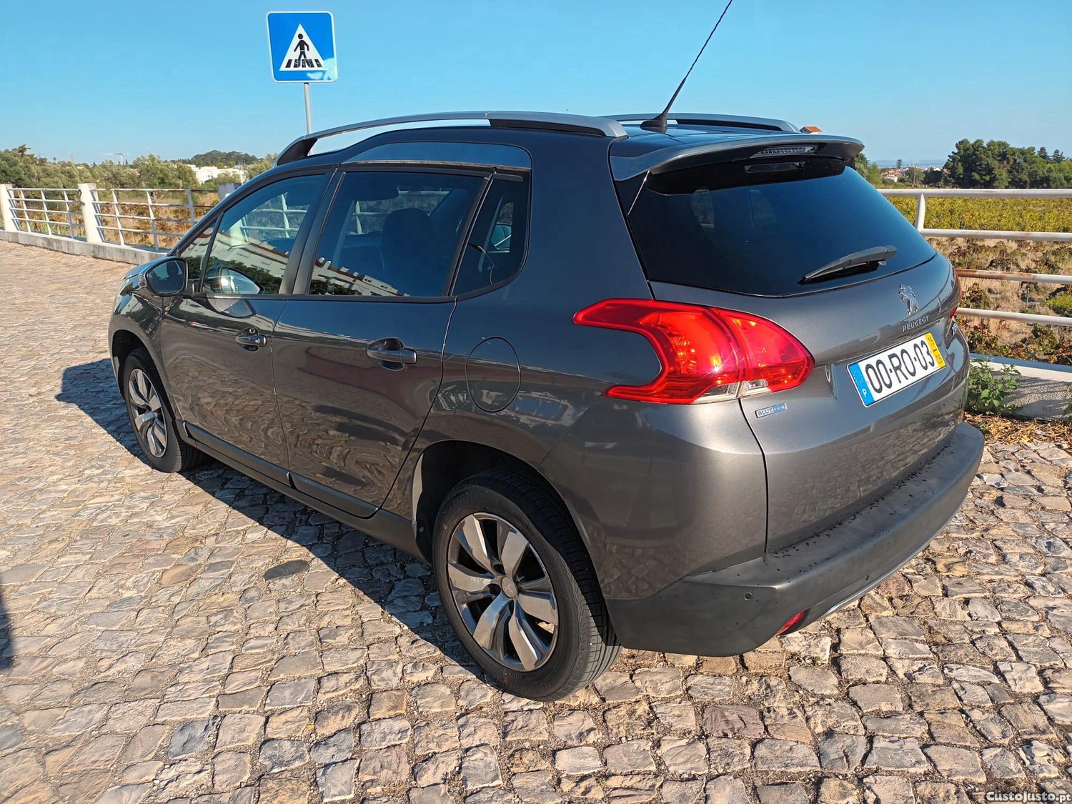Peugeot 2008 Blue HDi Style - 16 — photo 2