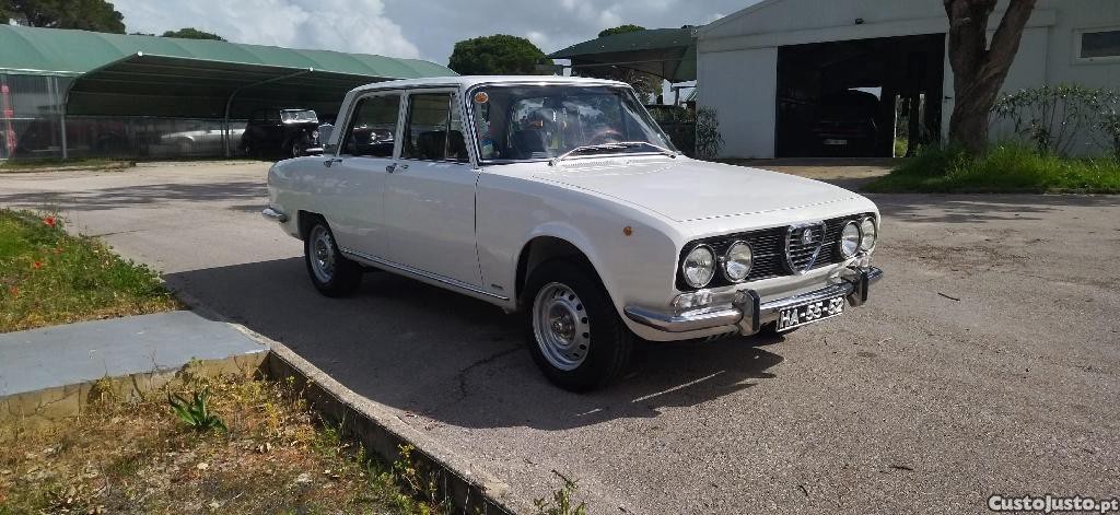 Alfa Romeo  2000 Berlina foto 3