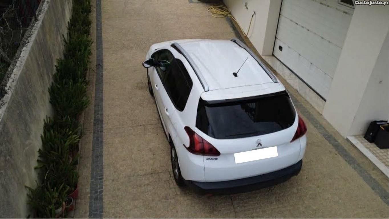 Peugeot 2008 Suv - 18 foto 2