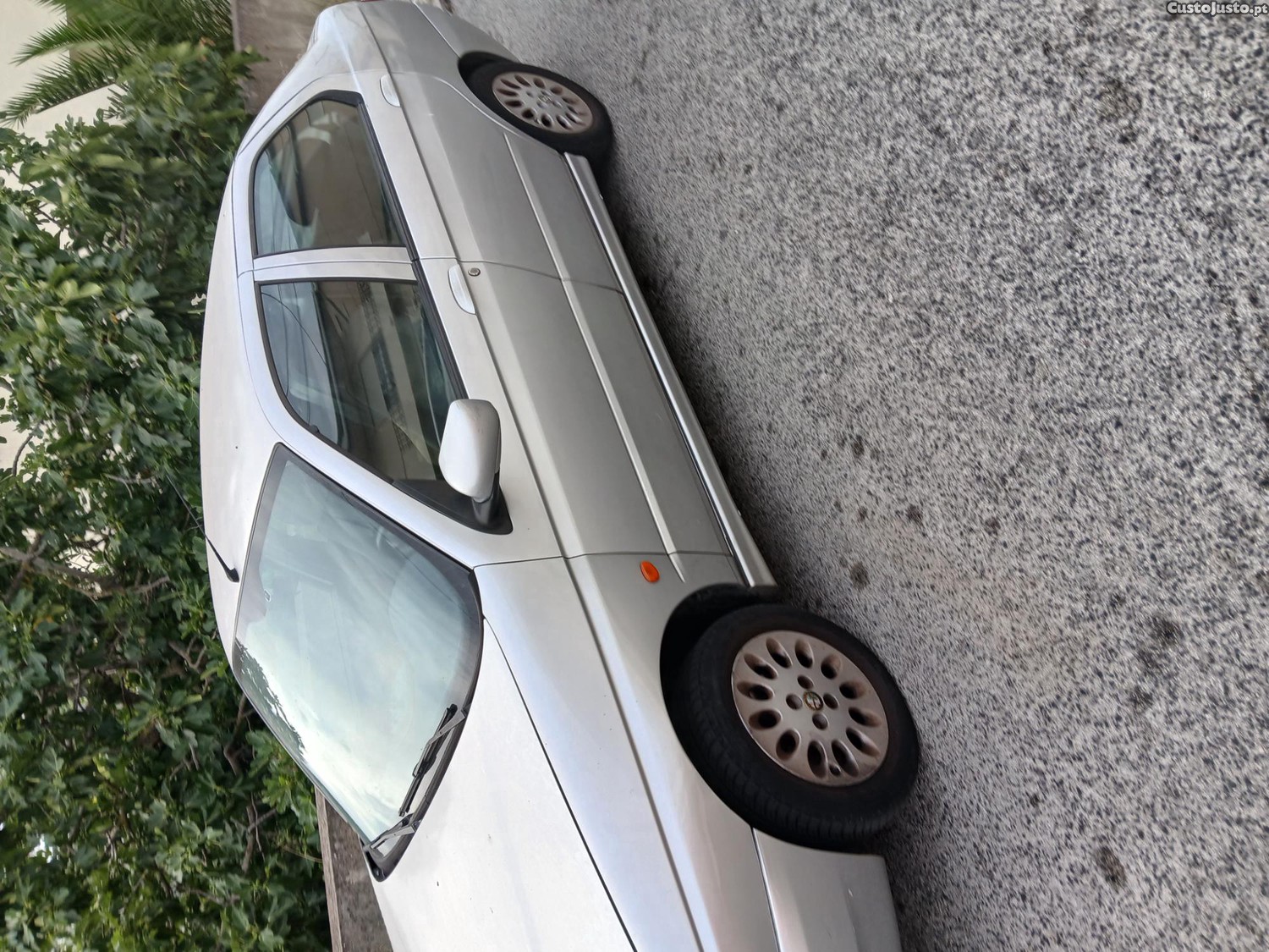 Alfa Romeo 146 1.4 — fotografia 2