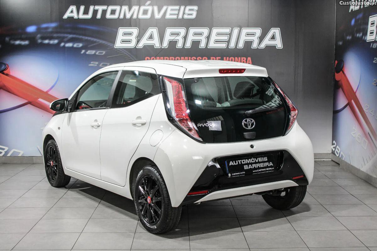 Toyota Aygo 1.0 X-Play+AC+X-Touch — fotografia 24