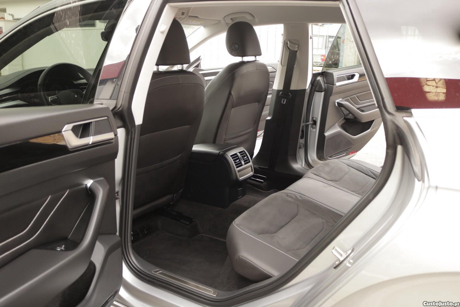 Volkswagen Arteon 2.0 TDI Elegance DSG 150cv — fotografia 31