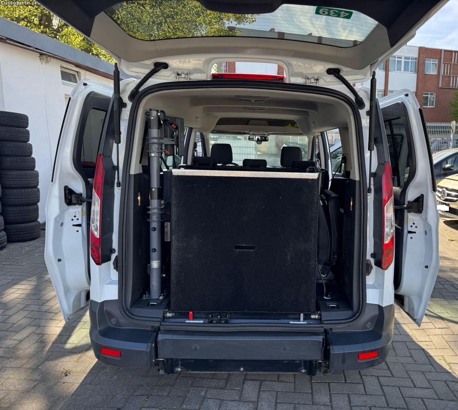 Ford Tourneo 1.5 Mobilidade Reduzida IVA dedutível — fotografia 16