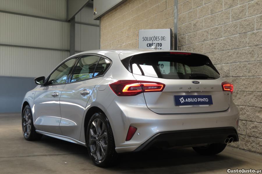 Ford Focus 1.0 EcoBoost MHEV ST — fotografia 25