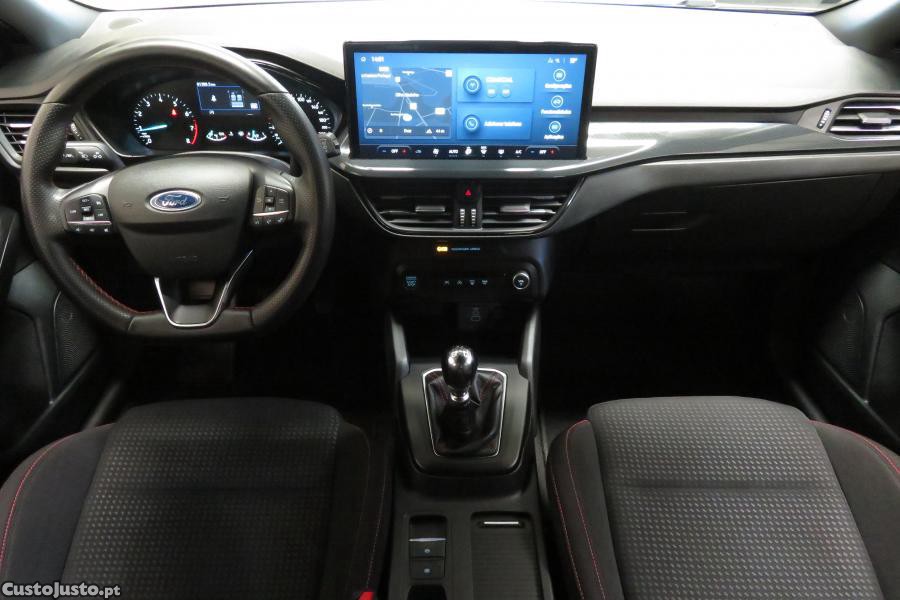 Ford Focus 1.0 EcoBoost MHEV ST — fotografia 22