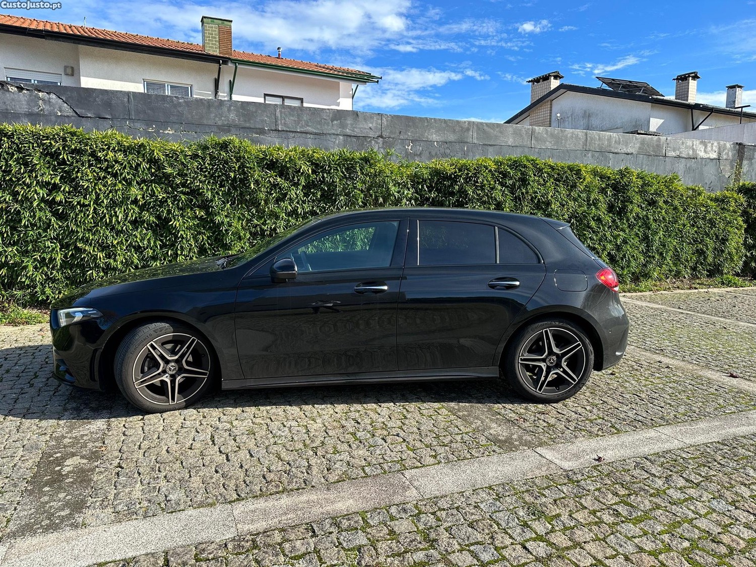 Mercedes-Benz A 180 AMG Pack Night - 20 foto 3