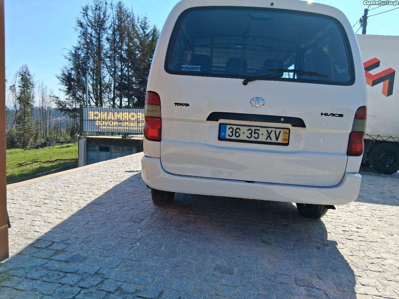 Toyota Hiace 9 lugares longa — fotografia 9