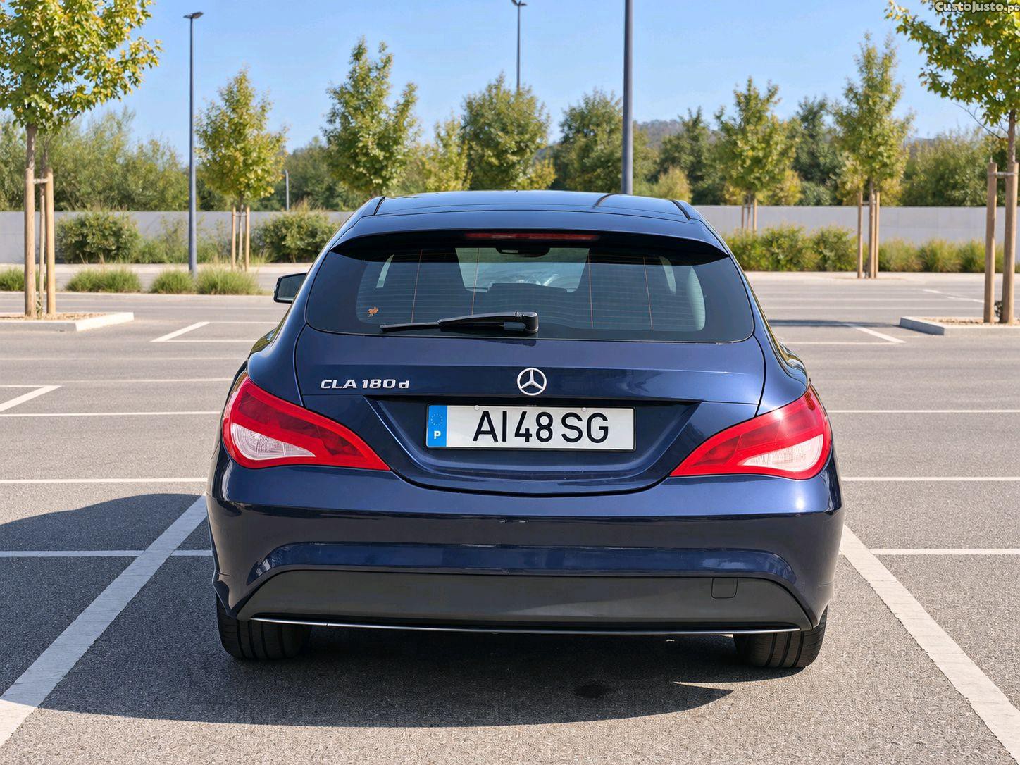 Mercedes-Benz CLA 180 d Shooting Brake - 17 foto 5